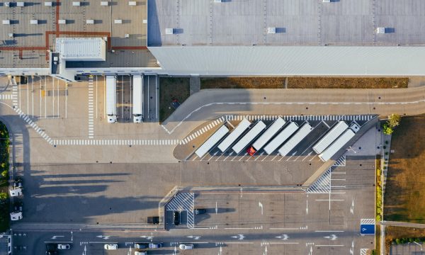 Entrepôt logistique